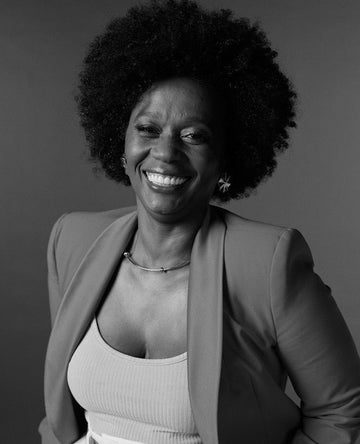 Profile image 2 for Claudia Paula